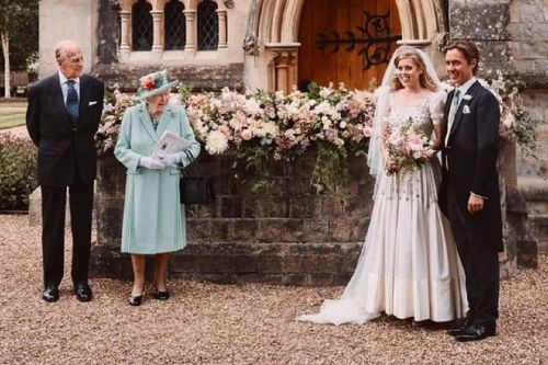 Família real divulga fotos do casamento de Princesa Beatrice